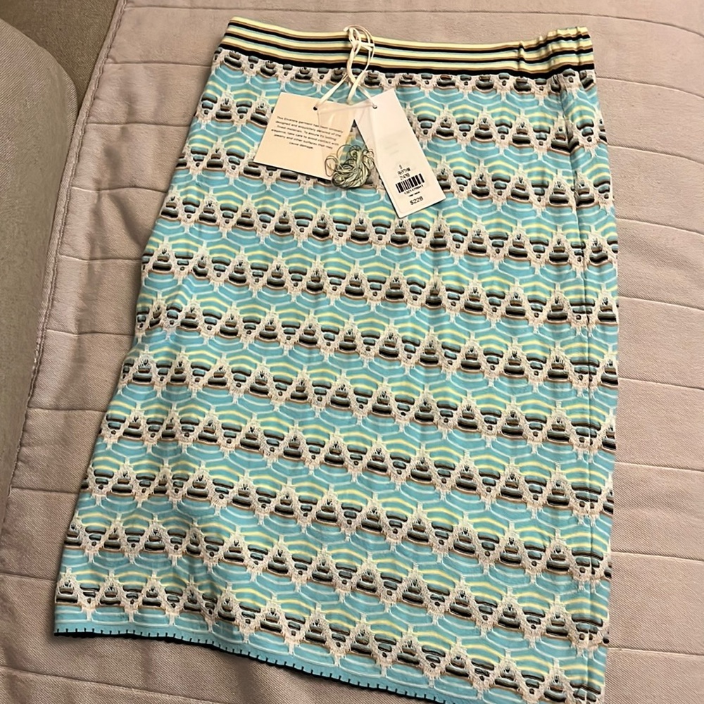 Etcetera by Carlisle. Size small knit skirt . Brand new preloved gift .